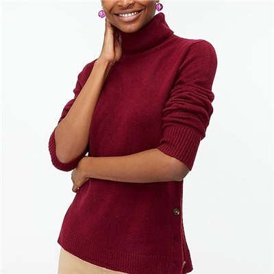 Button turtleneck in extra-soft yarn
