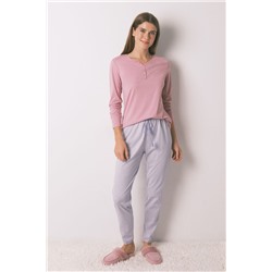 Conjunto de zapatillas, pantalón y camiseta