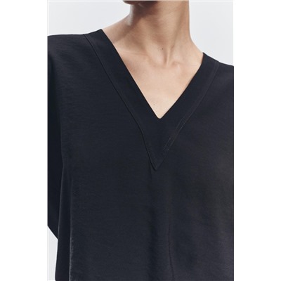 ZW COLLECTION FLOWING V-NECK TOP