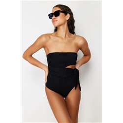 TRENDYOLMİLLA Siyah Straplez Cut Out/Pencereli Regular Mayo TBESS24MA00123