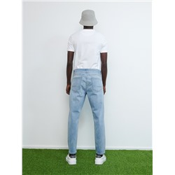 Jeans im Carrot-Fit mit schmalem Bein