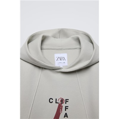SPORTY HOODIE WITH ZIPS