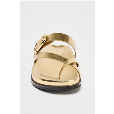 METALLIC CROSSOVER STRAP SANDALS