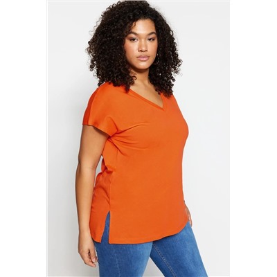 Turuncu Boyfriend V Yaka Yırtmaçlı %100 Pamuk Örme T-Shirt TBBSS22BF0036
