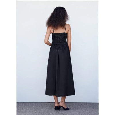 Vestido halter detalles fruncidos