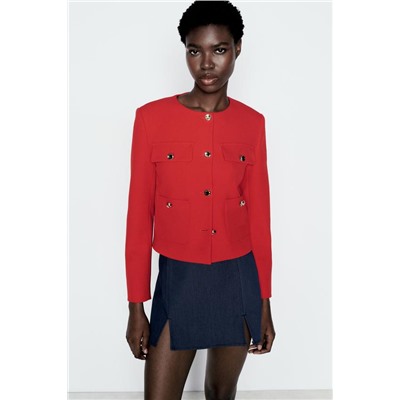 SHORT BLAZER WITH GOLDEN BUTTON DETAIL