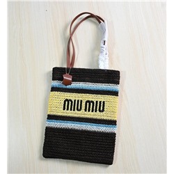Модная контрастная сумка с вышитыми буквами через плечо  Mi*uMi*u