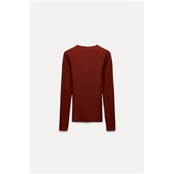 RIBBED T-SHIRT WITH BUTTONS