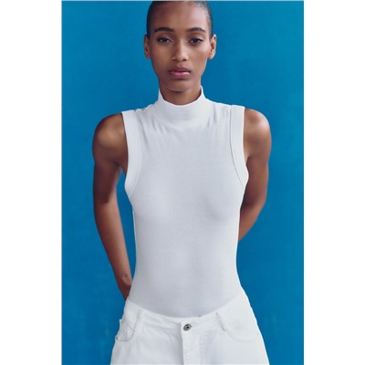 TURTLENECK T-SHIRT