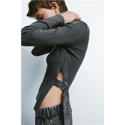 BELTED RIBBED T-SHIRT