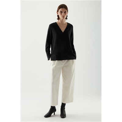 V-NECK CREPE TOP