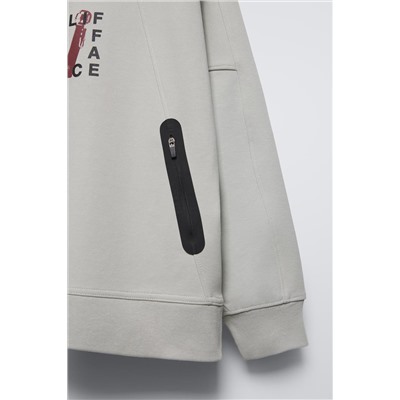 SPORTY HOODIE WITH ZIPS