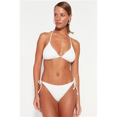 Trendyolmilla Ekru Üçgen Dokulu Bikini Üstü TBESS23BU00272