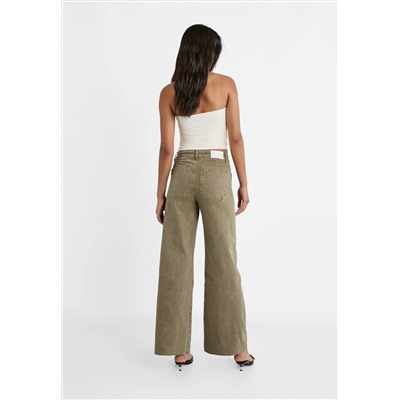 STRAIGHT-FIT JEANS WITH POCKETS