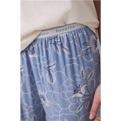 Pantalón largo estampado flores azules