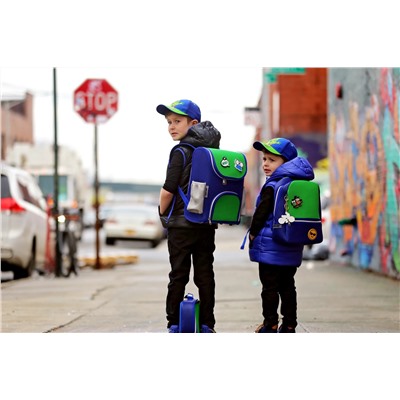 STUDENT ERGONOMIC BACKPACK APPLE