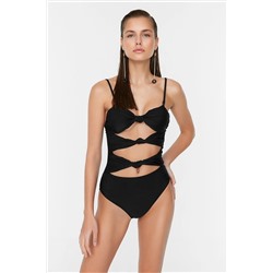 TRENDYOLMİLLA Siyah Cut Out Detaylı Mayo TBESS22MA0155