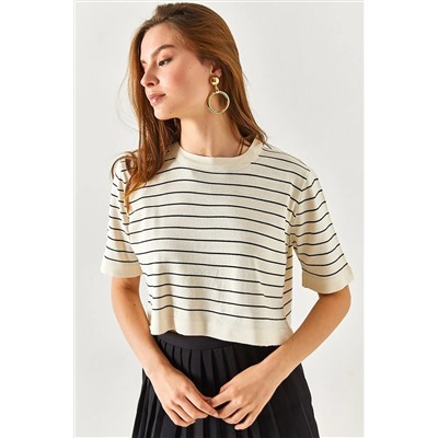 Olalook Kadın Ekru Bisiklet Yaka Çizgili Crop Triko Bluz BLZ-19002353