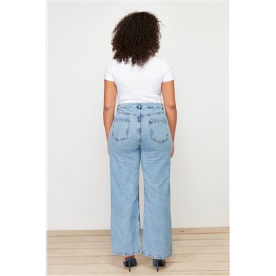 Açık Mavi Yüksek Bel Geniş Paça Denim Büyük Beden Jeans TBBSS24CJ00028