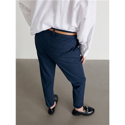 Chinohose mit Gürtel