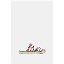 Sandalias planas hebilla tiras
