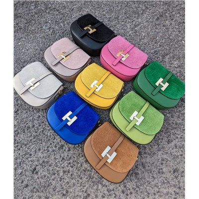 PELLE · 2704