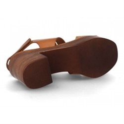 5627 - BDA
                SANDALIAS DE TACÓN