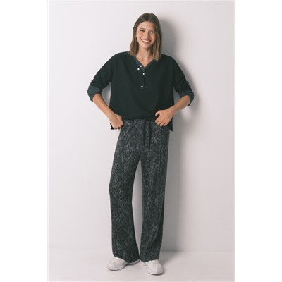 Pantalón largo animal print gris