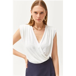 Olalook, Kadın Beyaz Drape Detaylı Kruvaze Yaka Altı Çıtçıtlı Bodysuit BDY-00000048