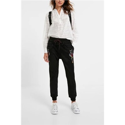 Pantalón jogger tobillero denim