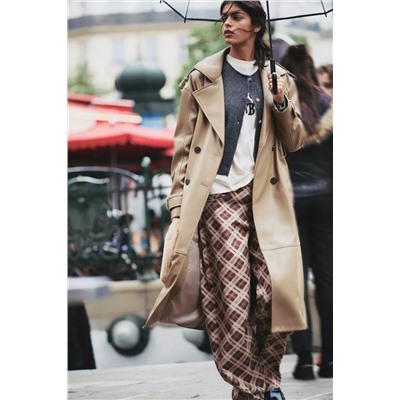 Gabardina efecto piel cinturón