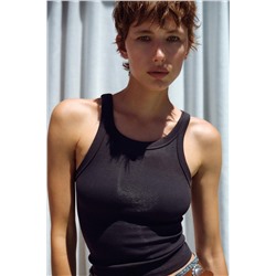 RIBBED HALTER CROP TOP