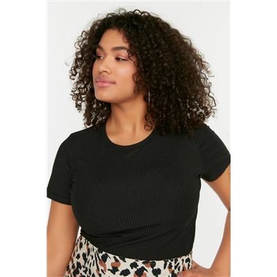 Siyah Crop Bisiklet Yaka Örme Büyük Beden T-Shirt TBBSS22TS2107