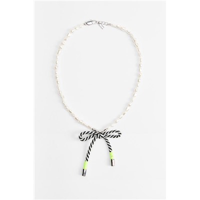 FAUX PEARL AND CORD BOW NECKLACE