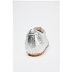 ZAPATILLAS DEPORTIVAS EFECTO METALIZADO