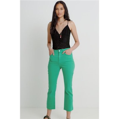Pantalón tobillero acampanado