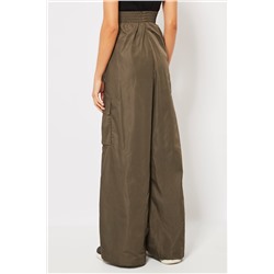 Pantalón casual Kaki