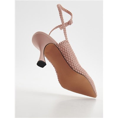 Pumps mit Latino-Absatz