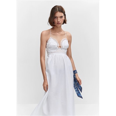 Vestido escote bordado