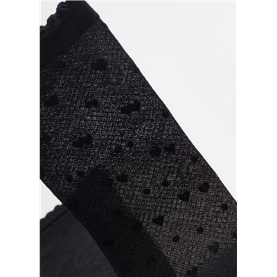 Kurze Netzsocken mit Herzmuster