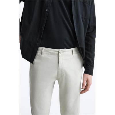 PANTALÓN CHINO