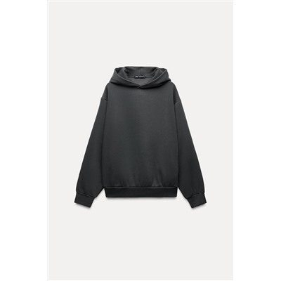 HOODIE WITH POCKETS