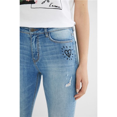 Pantalón vaquero skinny corazón
