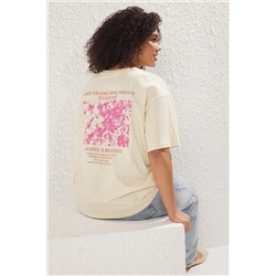 Bej Oversize Fit %100 Pamuk Ön ve Arka Baskılı Örme Büyük Beden T-Shirt TBBSS25BF00002