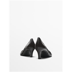 Gathered high heel shoes