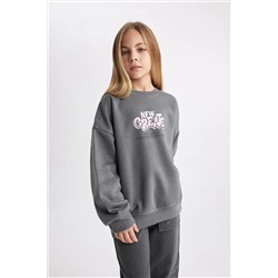 Defacto Kız Çocuk Oversize Fit Bisiklet Yaka İçi Yumuşak Tüylü Kalın Sweatshirt Kumaşı Sweatshirt B2509A823WN