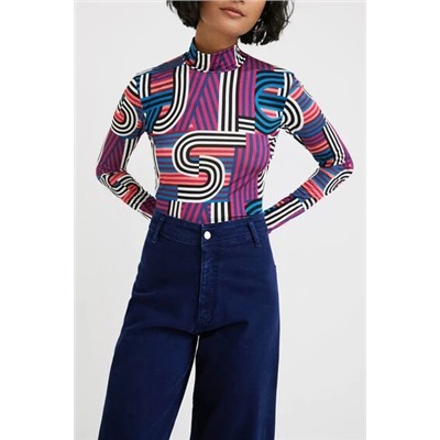Camiseta cuello alto geometrías