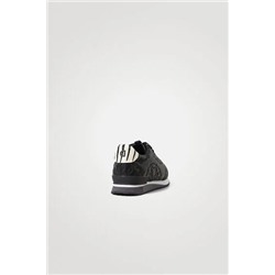 Sneakers runner piel sintética grabada
