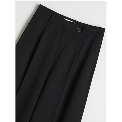 Elegante Hose mit Bügelfalte