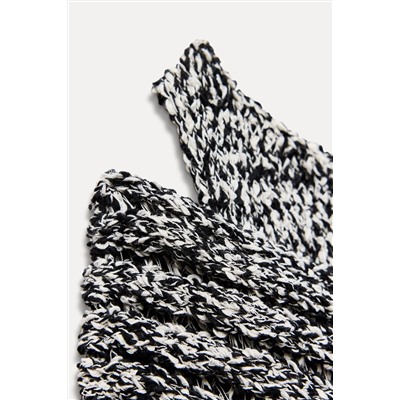 ASYMMETRIC KNIT TOP